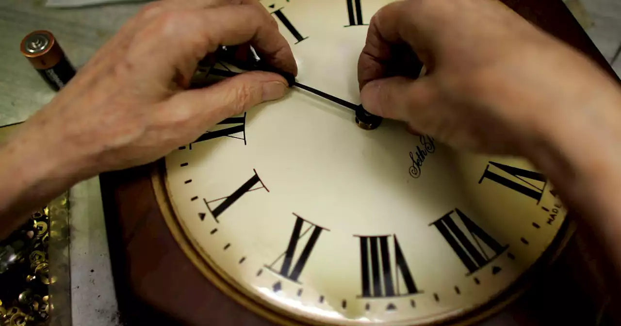 Could permanent daylight saving time help 'jump-start' the economy?