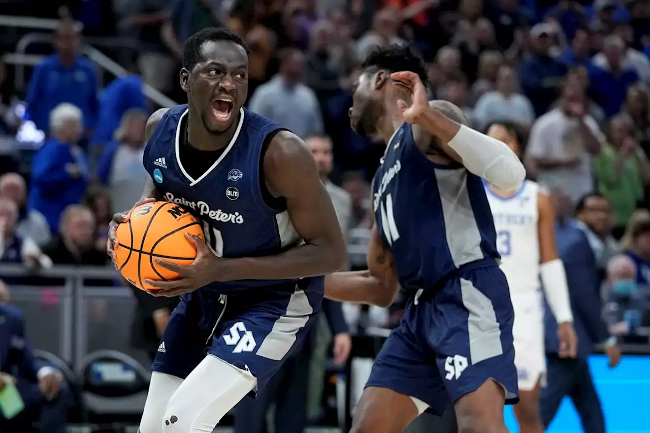 Saint Peter’s stuns No. 2 seed Kentucky 85-79 in overtime in the 1st round of the NCAA Tournament