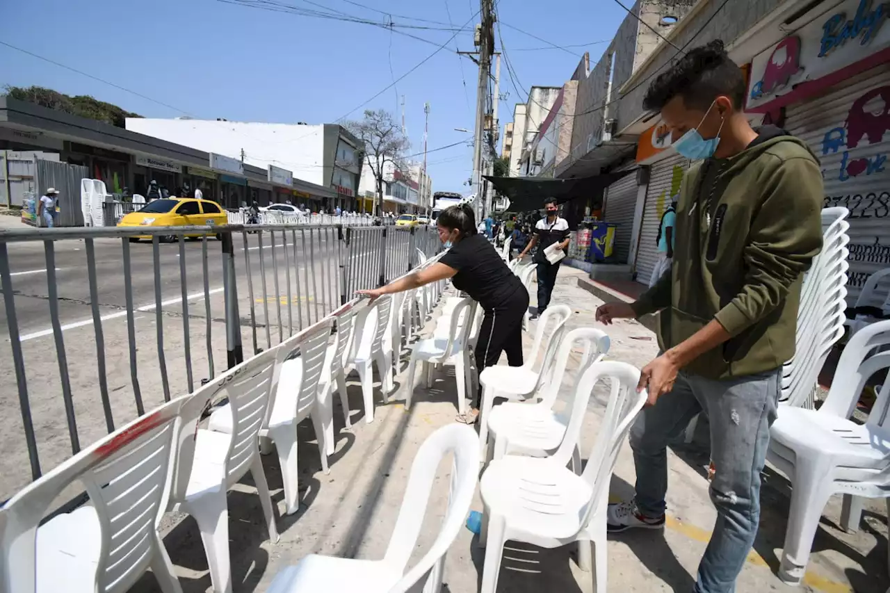 Silleros y comerciantes se toman la 44 en la previa de la Guacherna