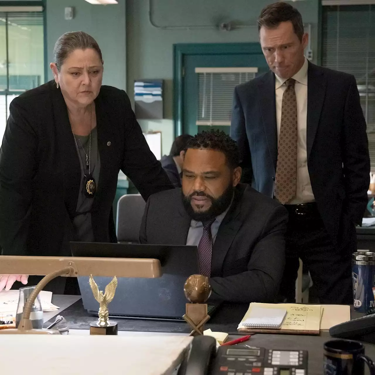 Bernard and Cosgrove Try to Get to the Bottom of a Sketchy Case in Law & Order Sneak Peek - E! Online