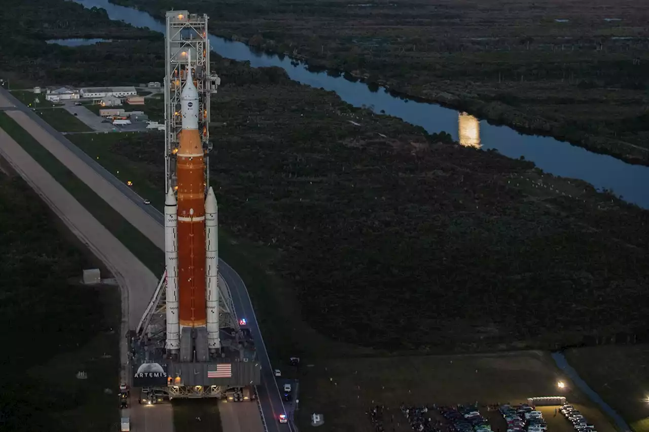 NASA's SLS Moon rocket arrives at launch pad for the first time | Engadget