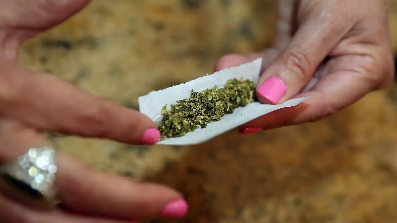 Illinois weed sales have fallen sharply since hitting record high in December