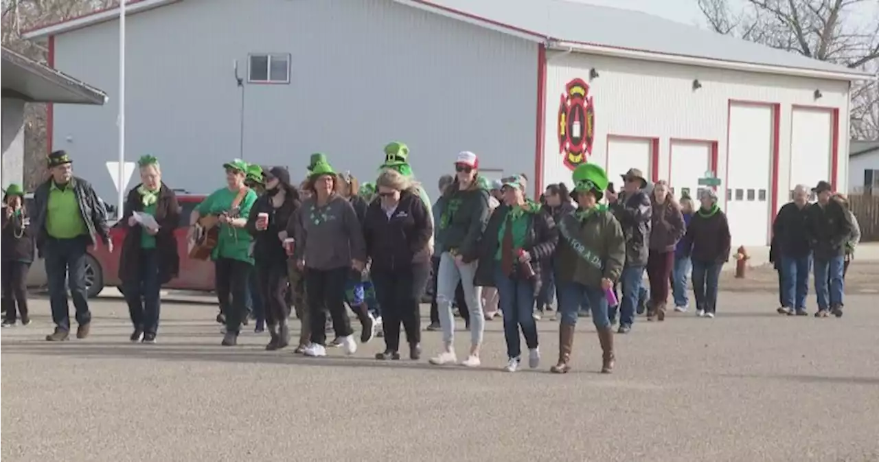 One of world’s smallest parades returns to Village of Carmangay | Globalnews.ca