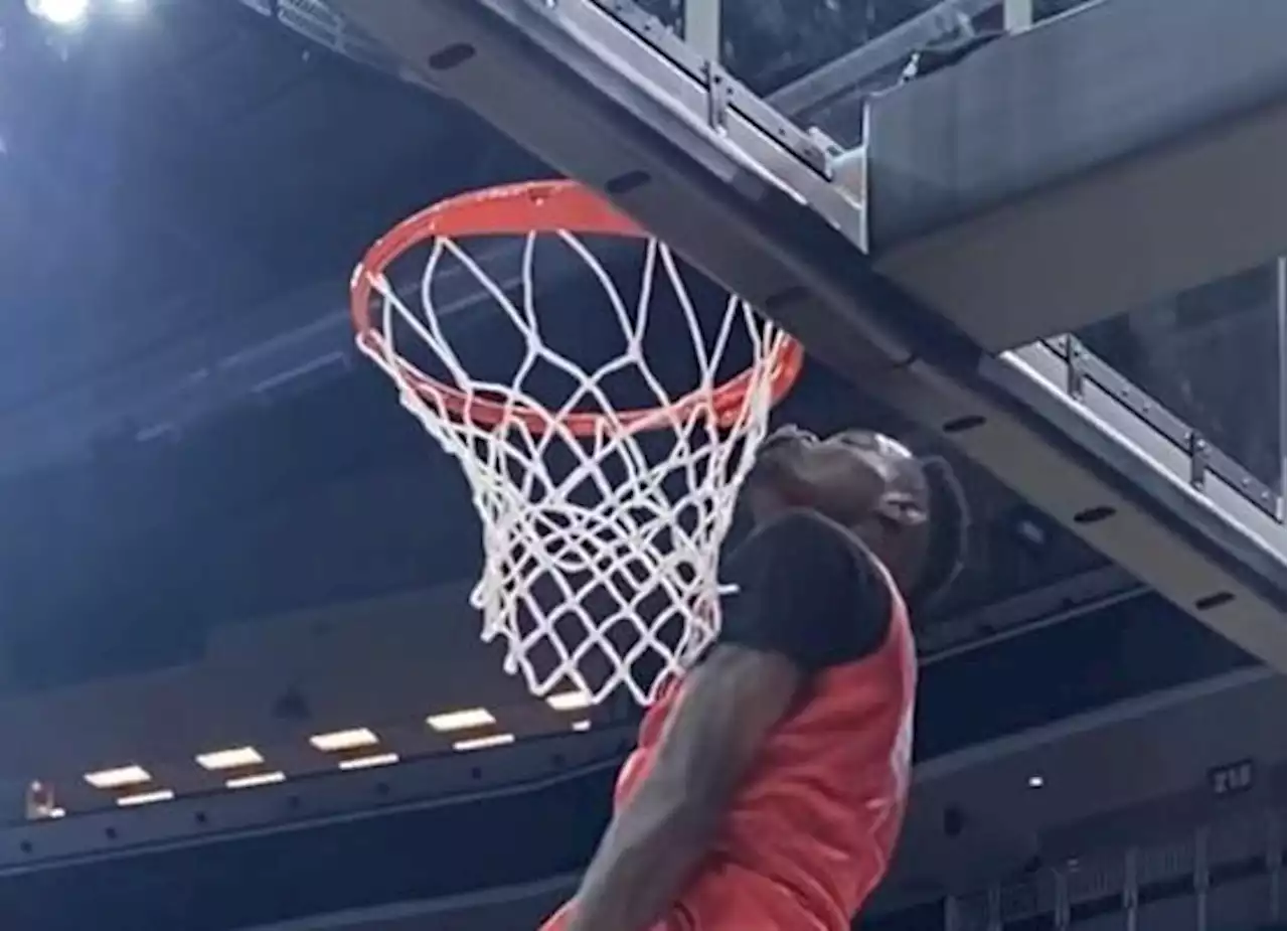 UH’s Taze Moore takes elite hops into NCAA Tournament