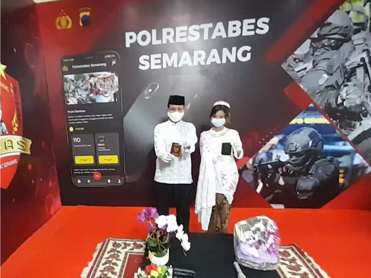 Seorang Tahanan Jalani Prosesi Pernikahan di Polrestabes Semarang, Tangis Pecah