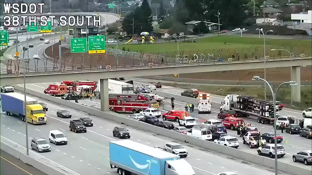 One dead in multiple vehicle collision on northbound I-5 in Tacoma