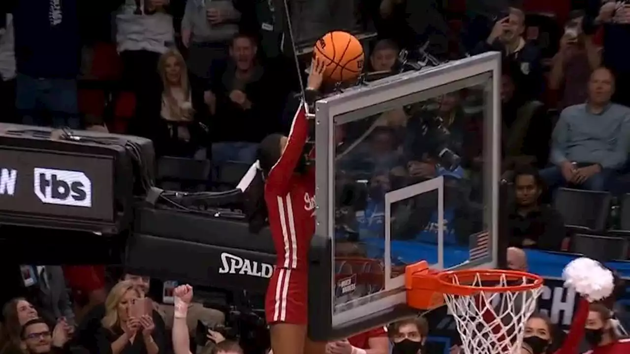 Indiana Cheerleader Comes to Rescue to During St. Mary's Round 1 Game