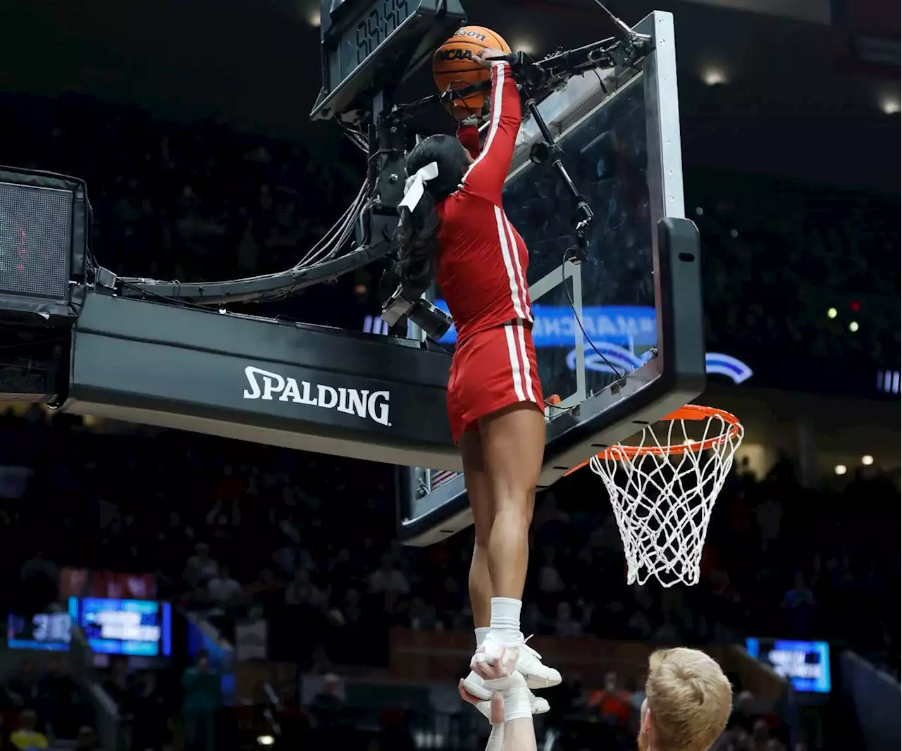 VIDEO: Indiana cheerleaders save March Madness game by retrieving stuck ball