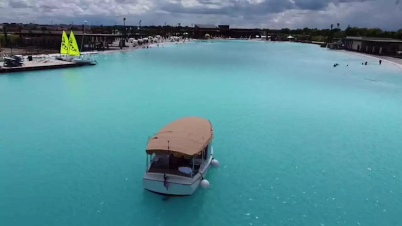 This crystal clear lagoon waterpark is in Texas and you can swim there