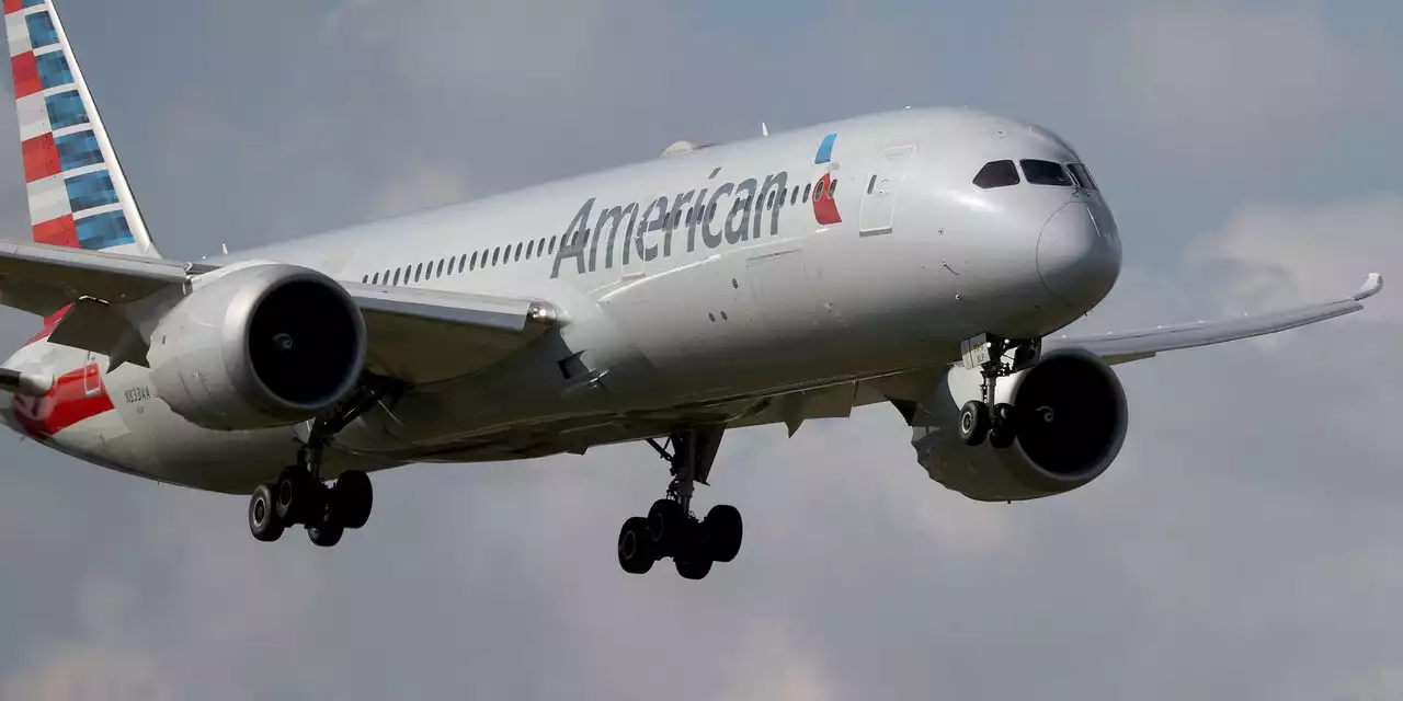 American Airlines to resume in-flight alcohol sales next month