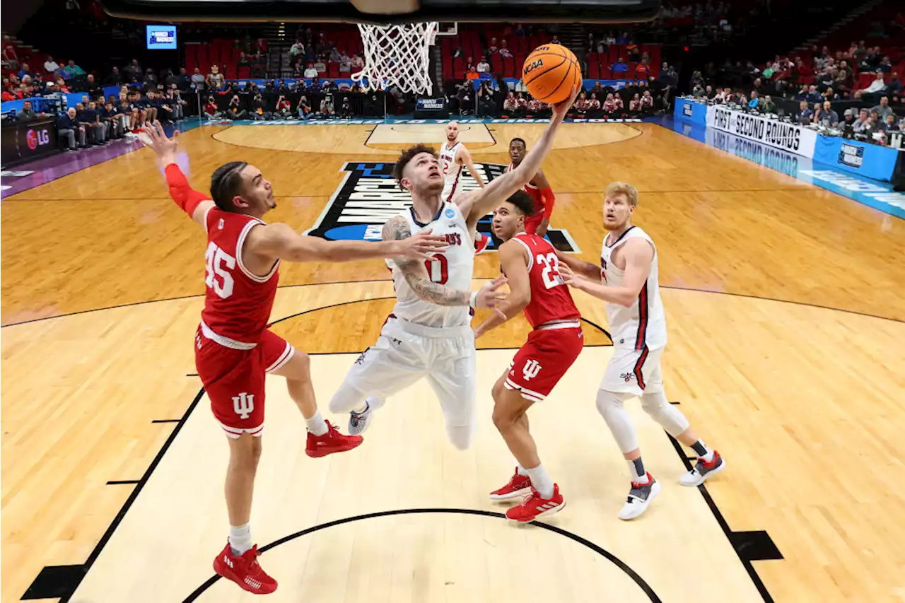 Fifth-Seeded Saint Mary's Routs No. 12 Indiana 82-53