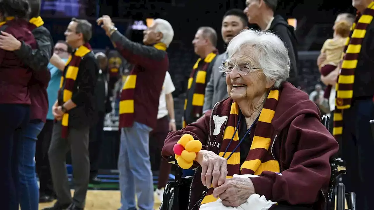 Here Are Some of the March Madness Super Fans