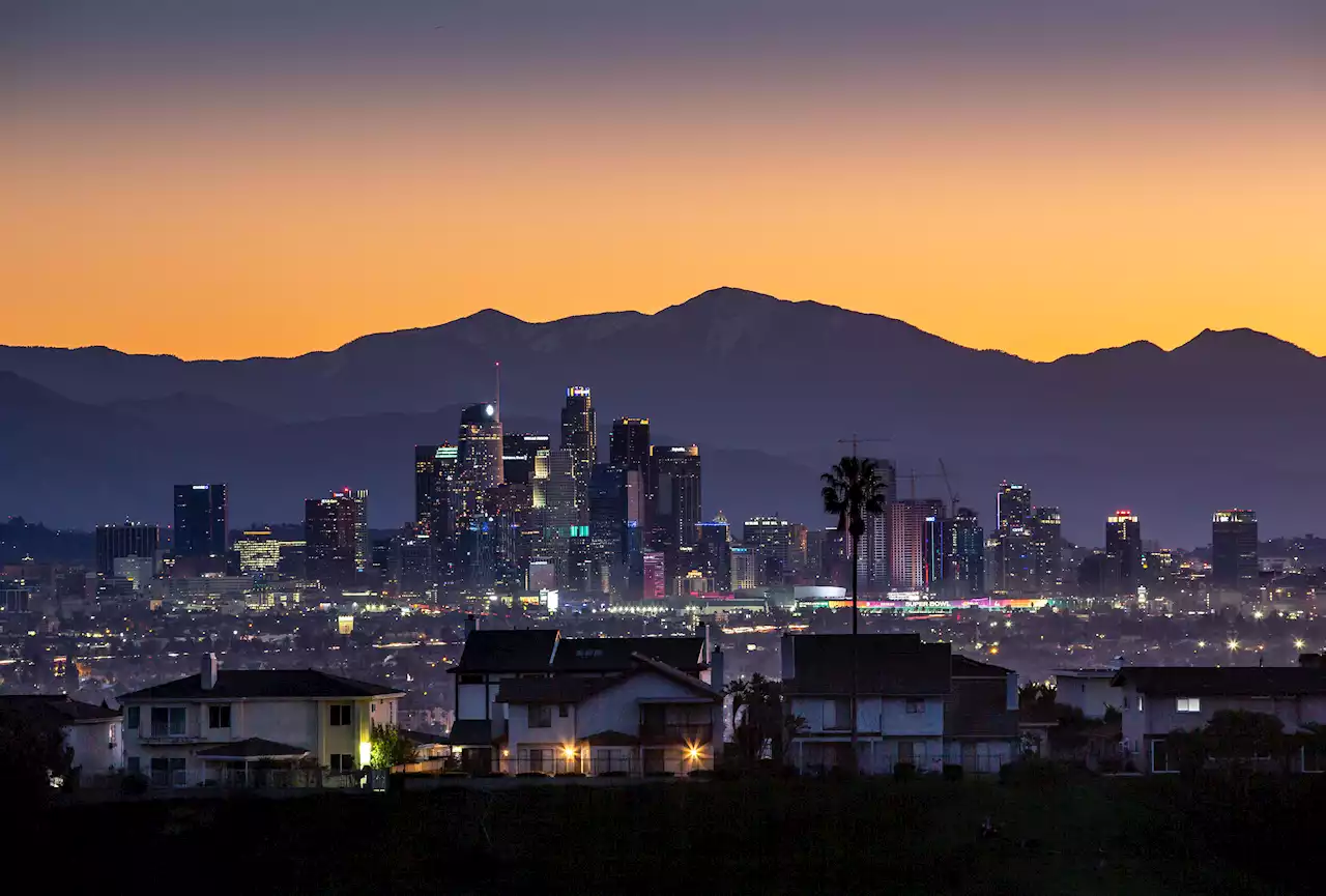 What Staying in Daylight Saving Time Year-Round Would Mean for Los Angeles