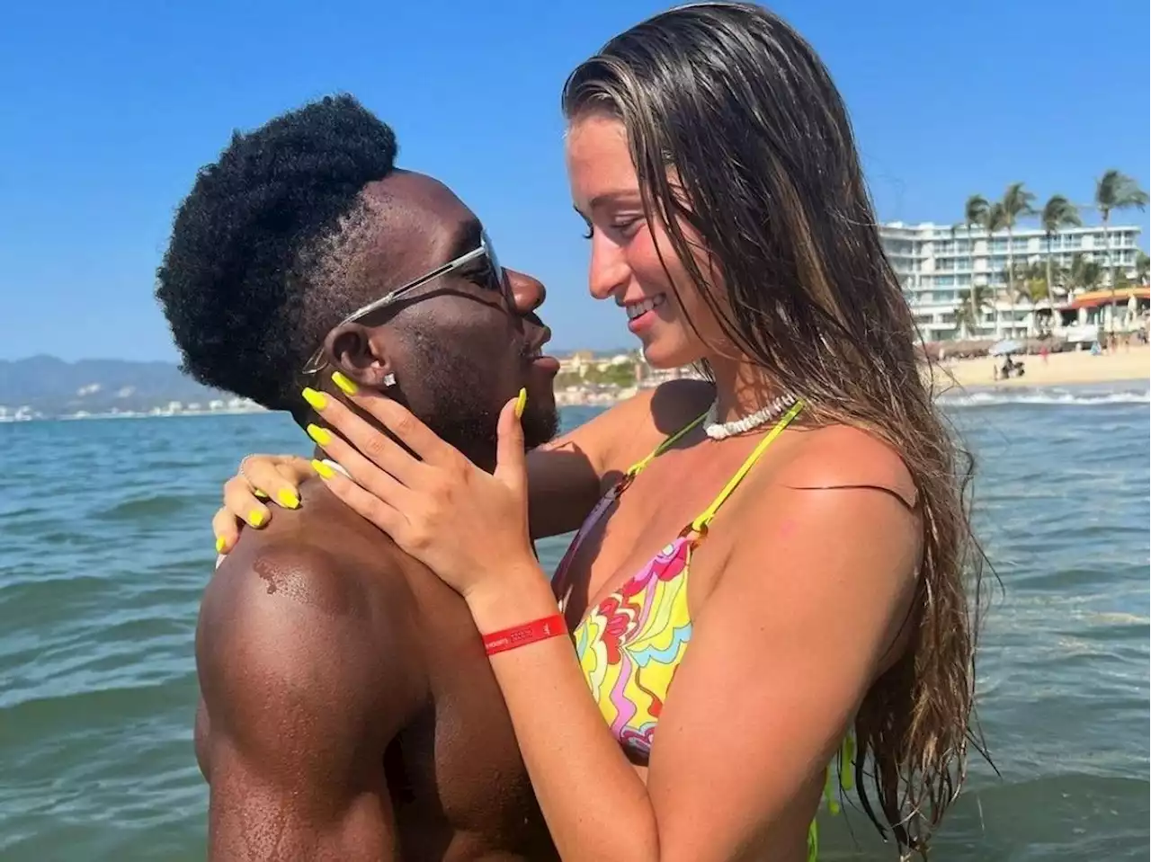 Stjerneparet Jordyn Huitema og Alphonso Davies tar av på TikTok