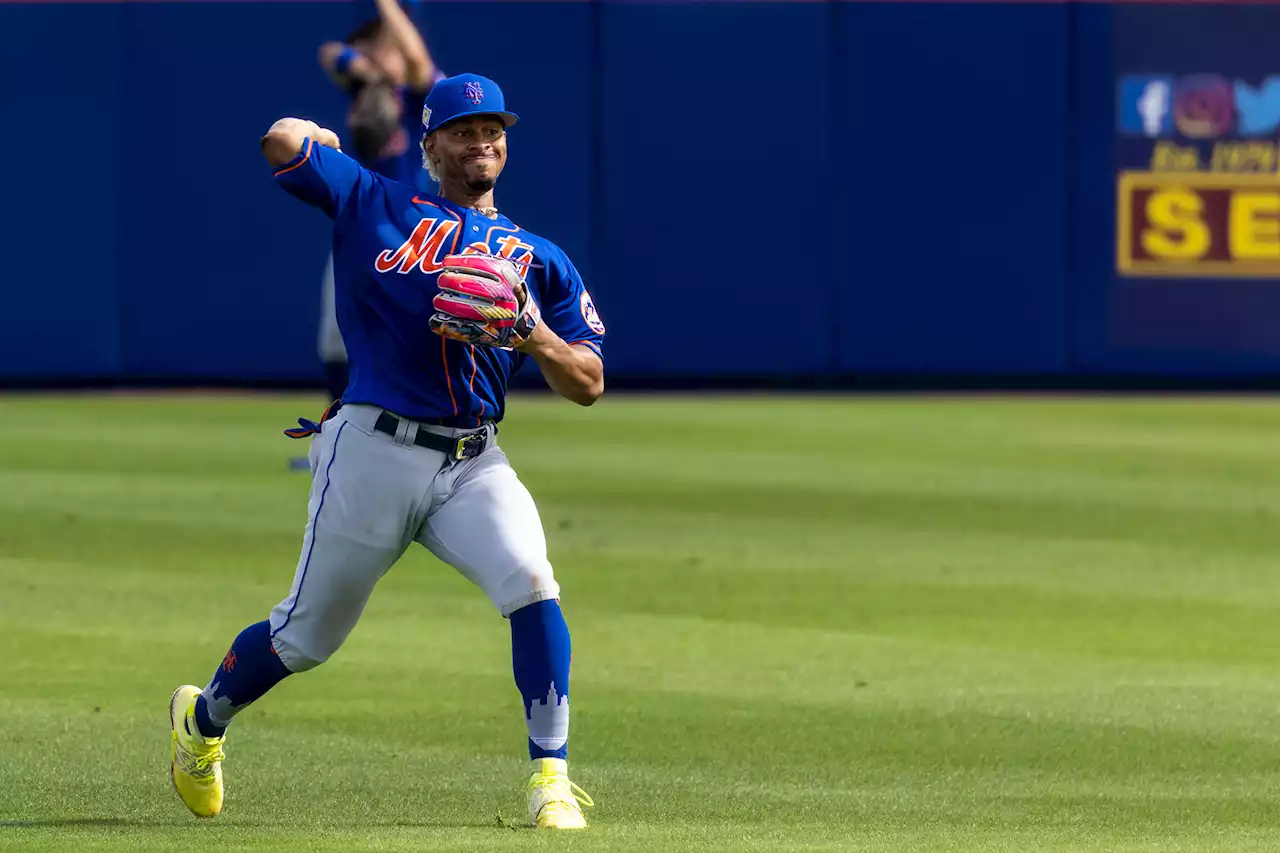 Buck Showalter brings big crowd noise into Mets camp