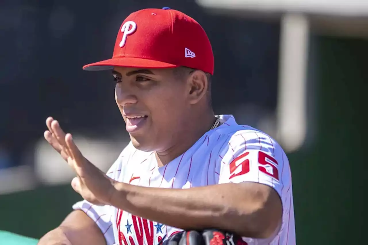 Ranger Suárez reports to Phillies camp with a little help from his friends