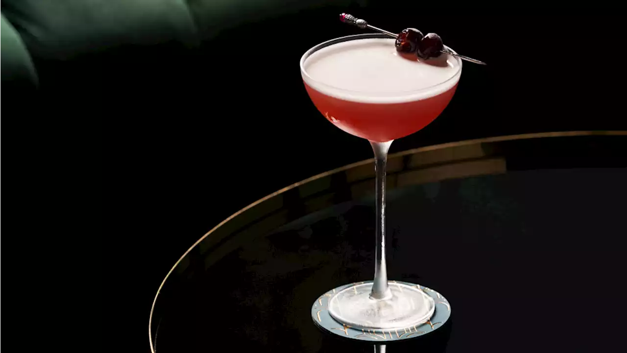 How to Make a Wild Eyed Rose, a Classic Cocktail With an Irish Whiskey Backbone