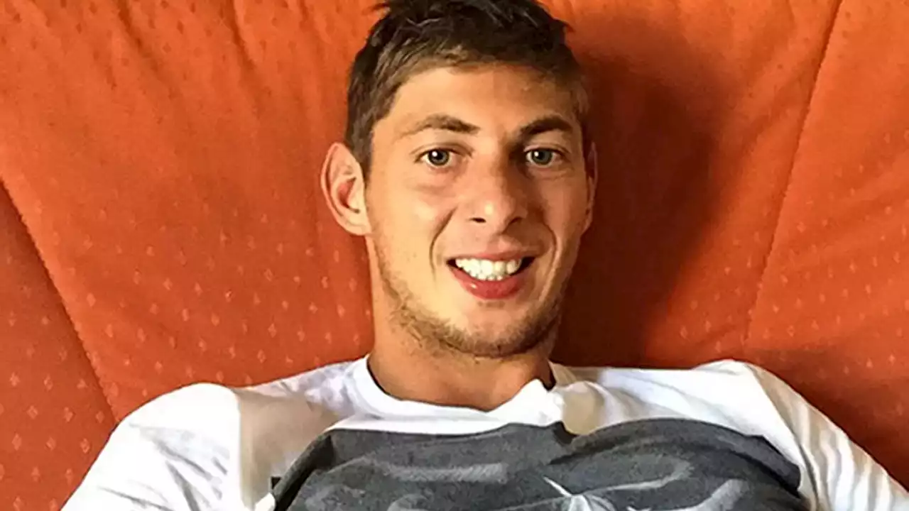 Emiliano Sala: Footballer was 'deeply unconscious' from carbon monoxide poisoning before plane crashed, inquest concludes