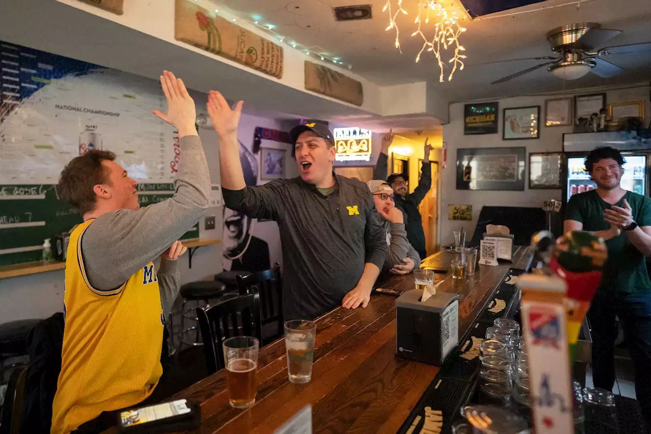 With packed bars, noon beers and grown-ups playing hooky, March Madness is really, truly back