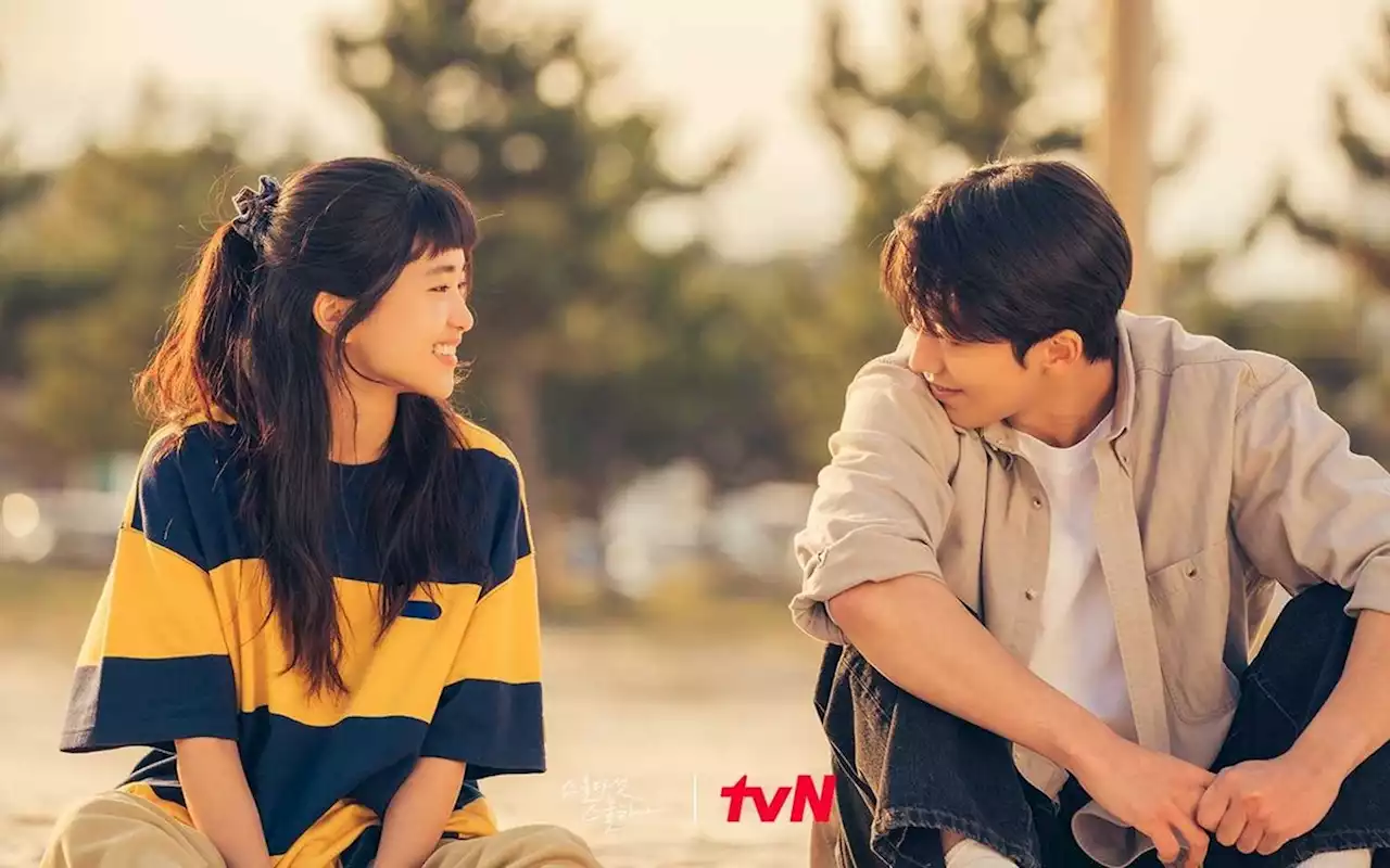 Kebiasaan Nam Joo Hyuk Setiap Goda Kim Tae Ri di 'Twenty-Five Twenty-One' Disorot