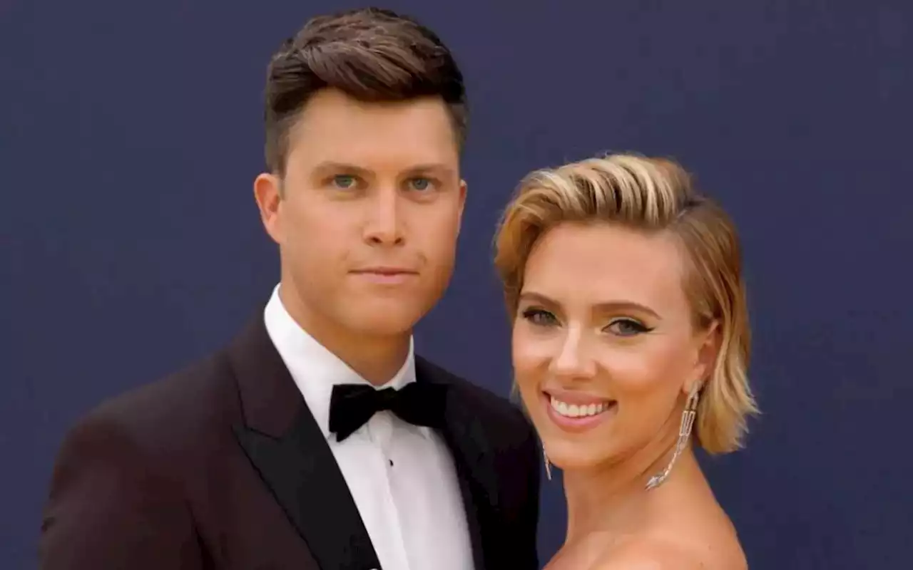 Respons Nyelekit Scarlett Johansson Saat Tahu Foto SMA Colin Jost Sang Suami