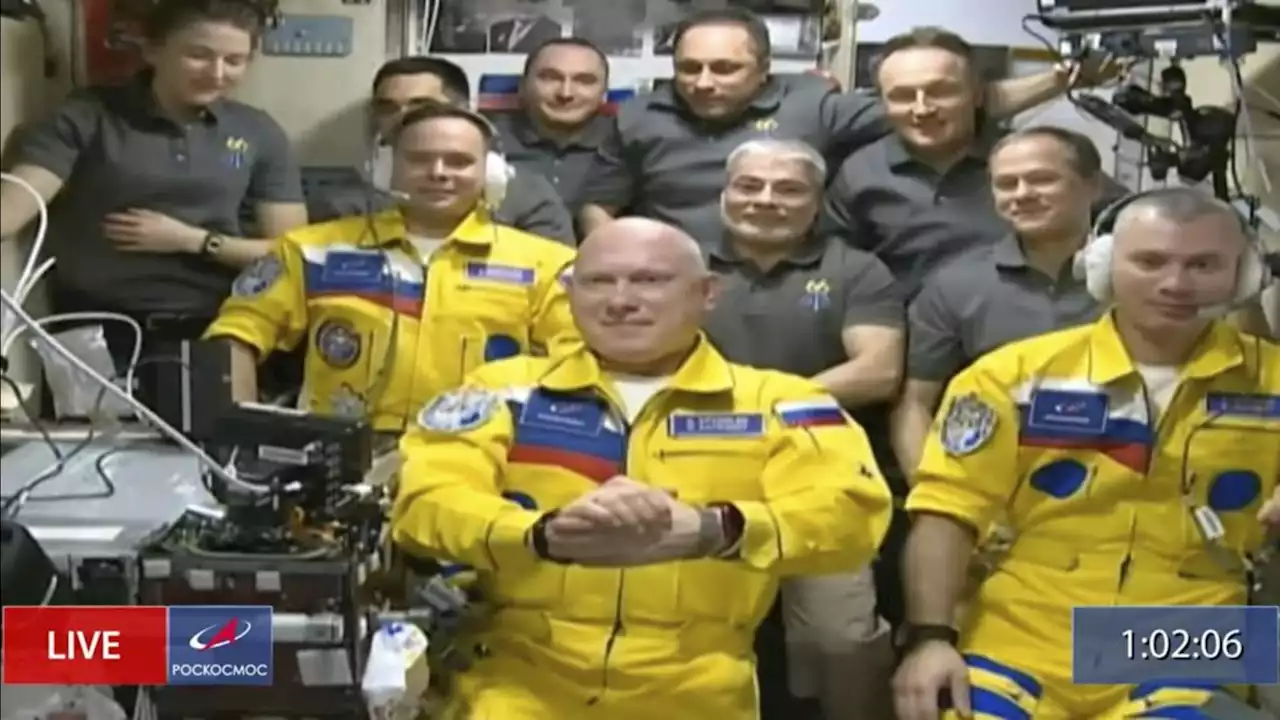 Why 3 Russian cosmonauts arrived at space station in yellow and blue suits