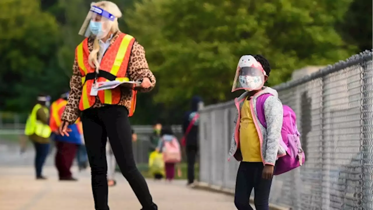 Hamilton school board can’t go ahead with plan to delay lifting of mask mandate: education minister