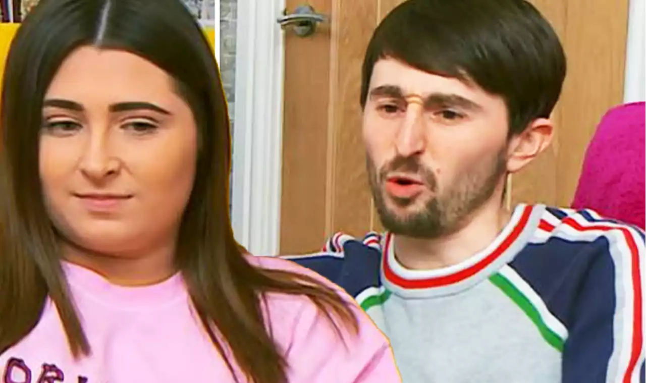 Gogglebox's Sophie reacts as brother Pete's beloved family member takes her seat on show