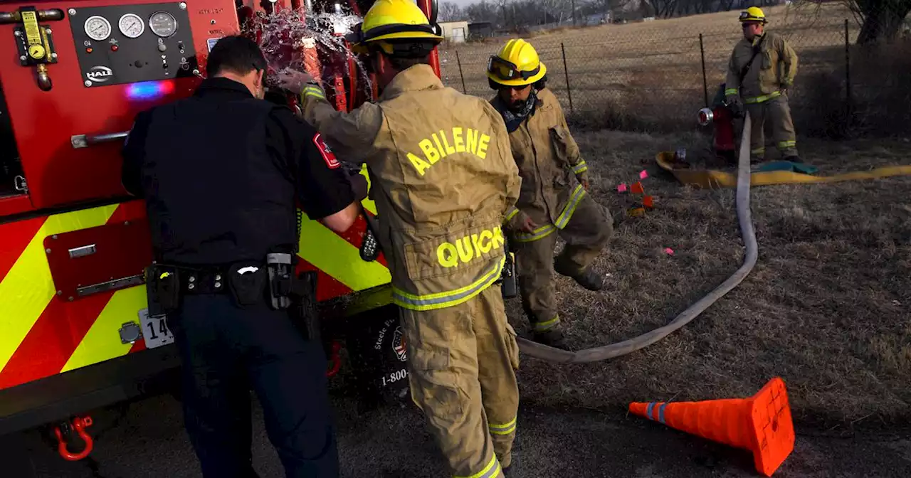 Watch live: Gov. Greg Abbott to give update on state’s response to Eastland County fires