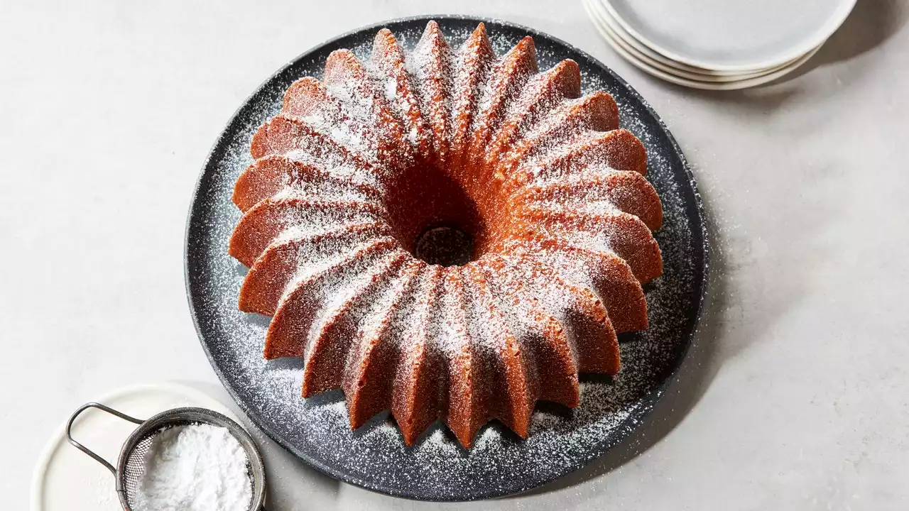 Cold Oven Pound Cake