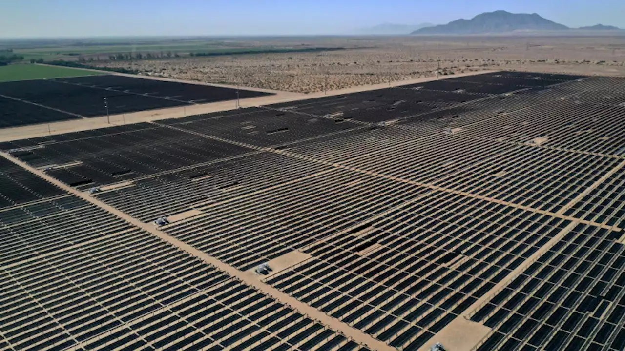 A Massive Solar Power Farm Will Be Built in California Desert