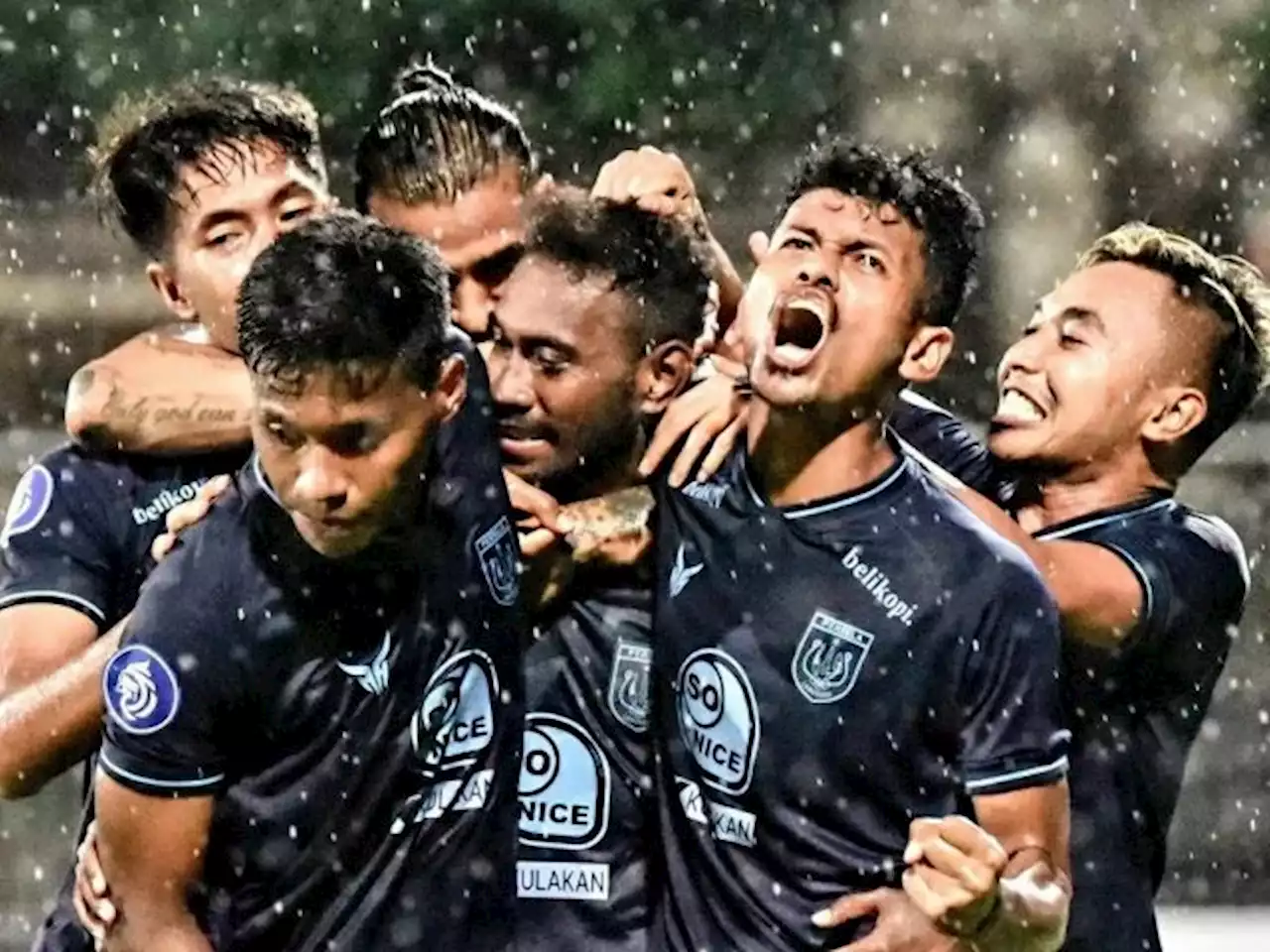 Setelah 18 Tahun di Level Teratas, Persela Hari Ini Terdegradasi