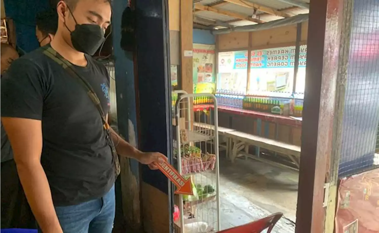 Umbi Kadu Mencuri HP Sambil Makan Siang di Warung Milik Korban