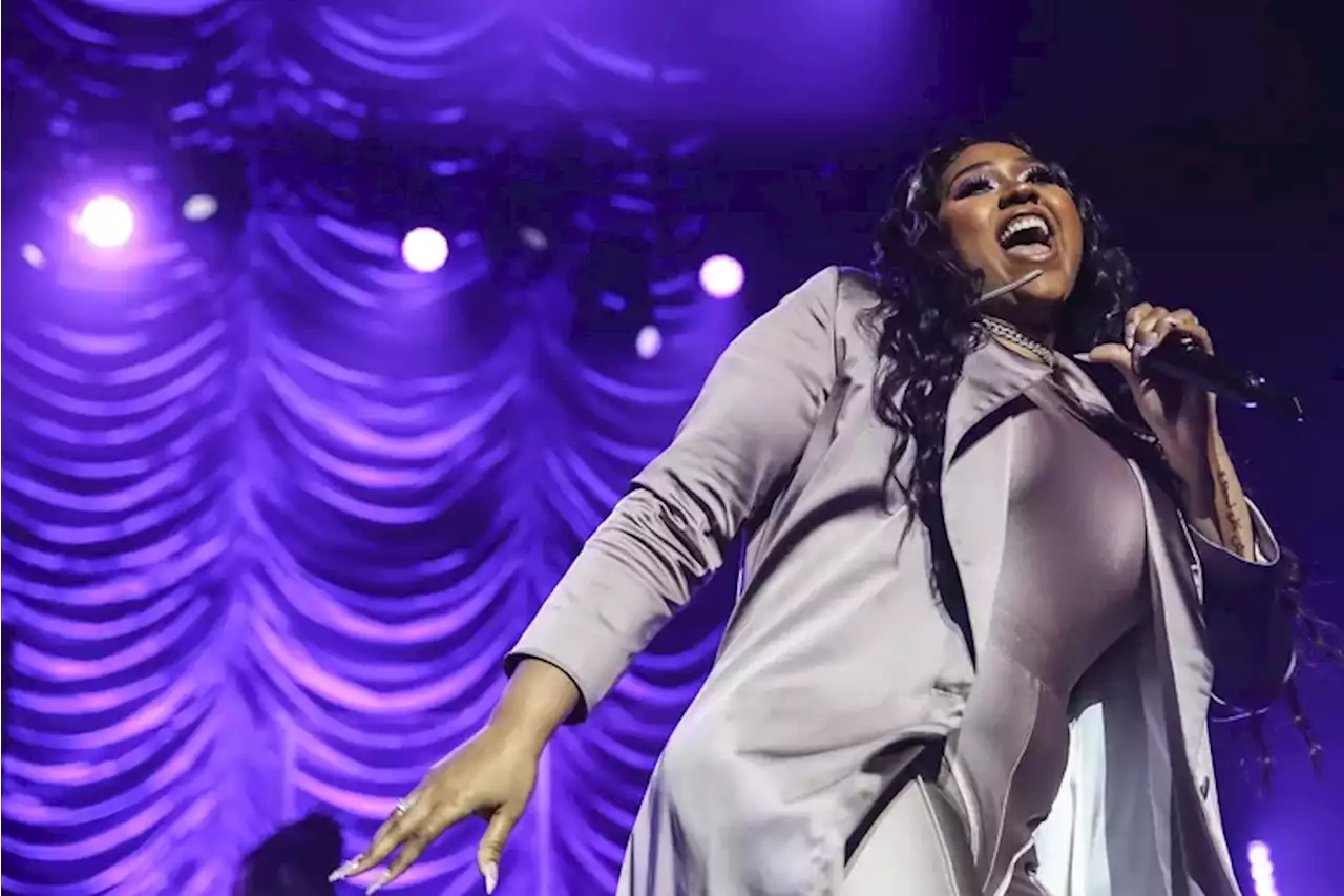 Review: Jazmine Sullivan brings ‘Heaux Tales’ home to the Met Philly