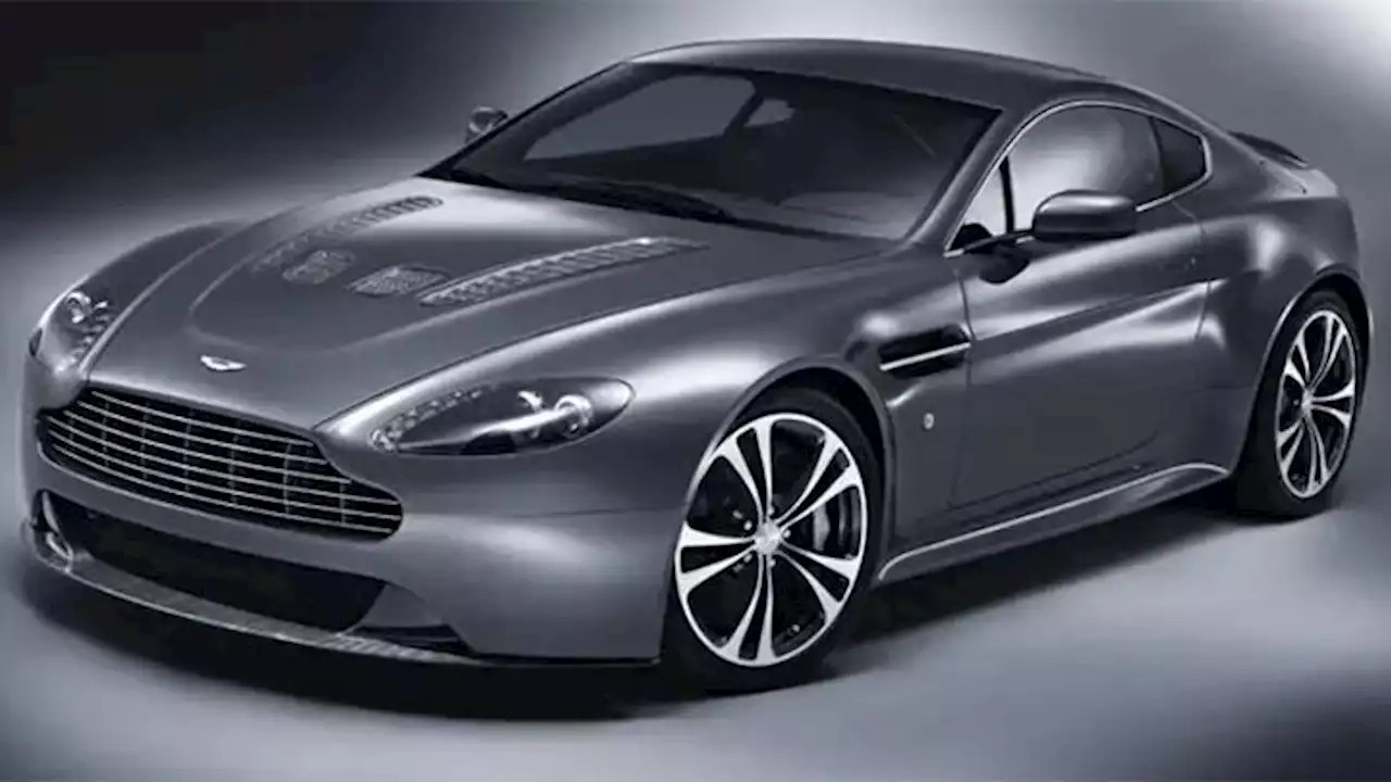 Wajah Aston Martin V12 Vantage dari Tahun ke Tahun