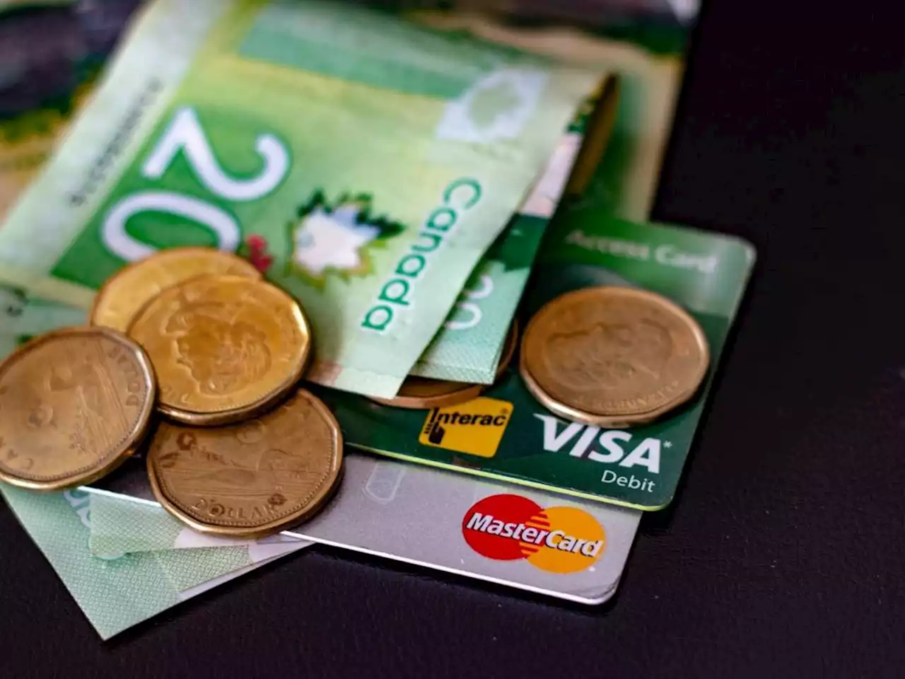 Barry Choi: Why paying with cash instead of credit can still make sense