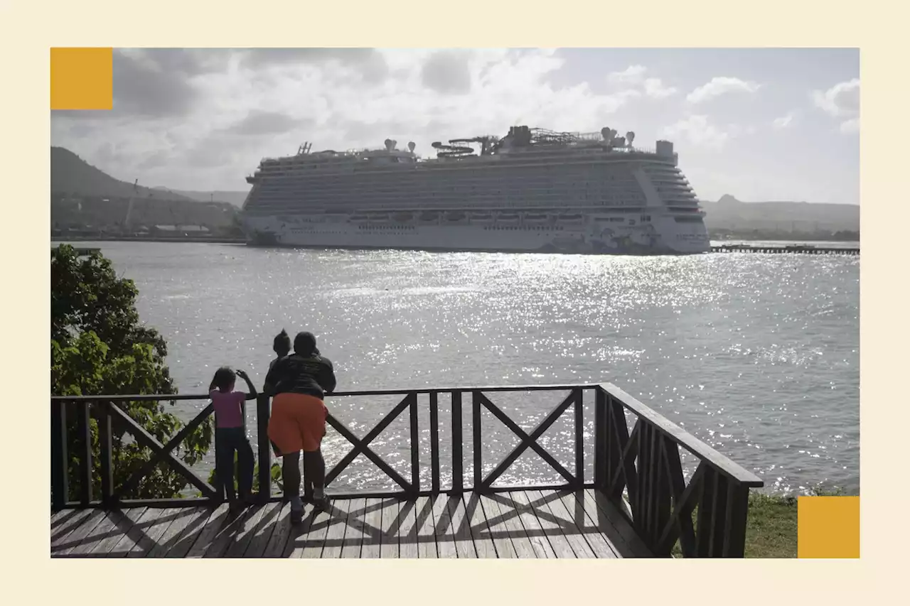 Cruise passengers released from ship that ran aground: ‘It is a freaking madhouse’