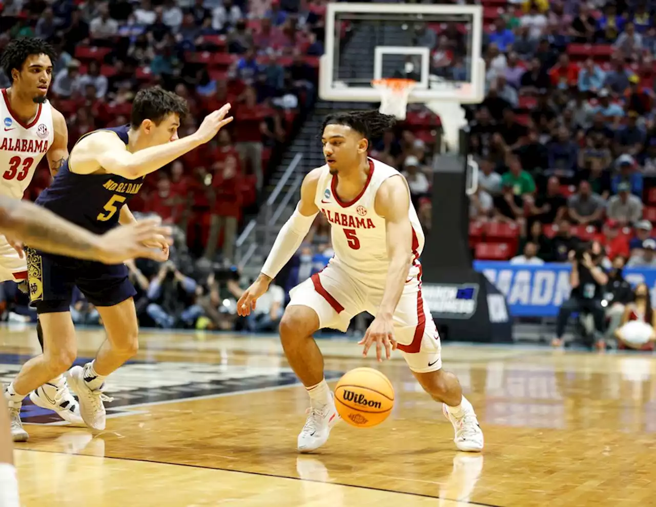 Alabama falls to Notre Dame in NCAA Tournament, ends season at 19-14