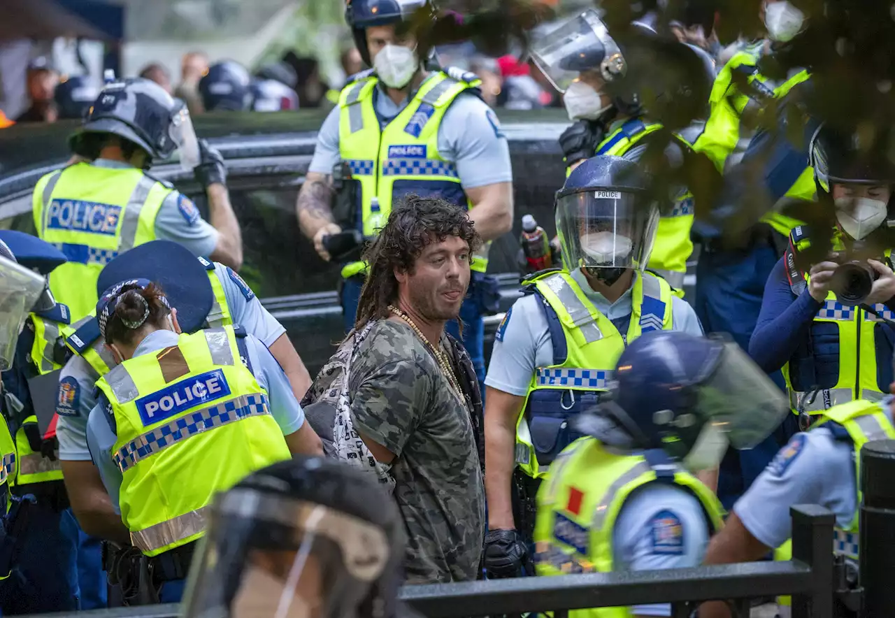 Police move on protesters outside New Zealand's Parliament