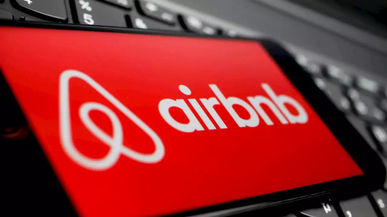 Airbnb Looking to Support Crypto While Focusing on Free Housing for 100,000 Ukrainian Refugees – Featured Bitcoin News