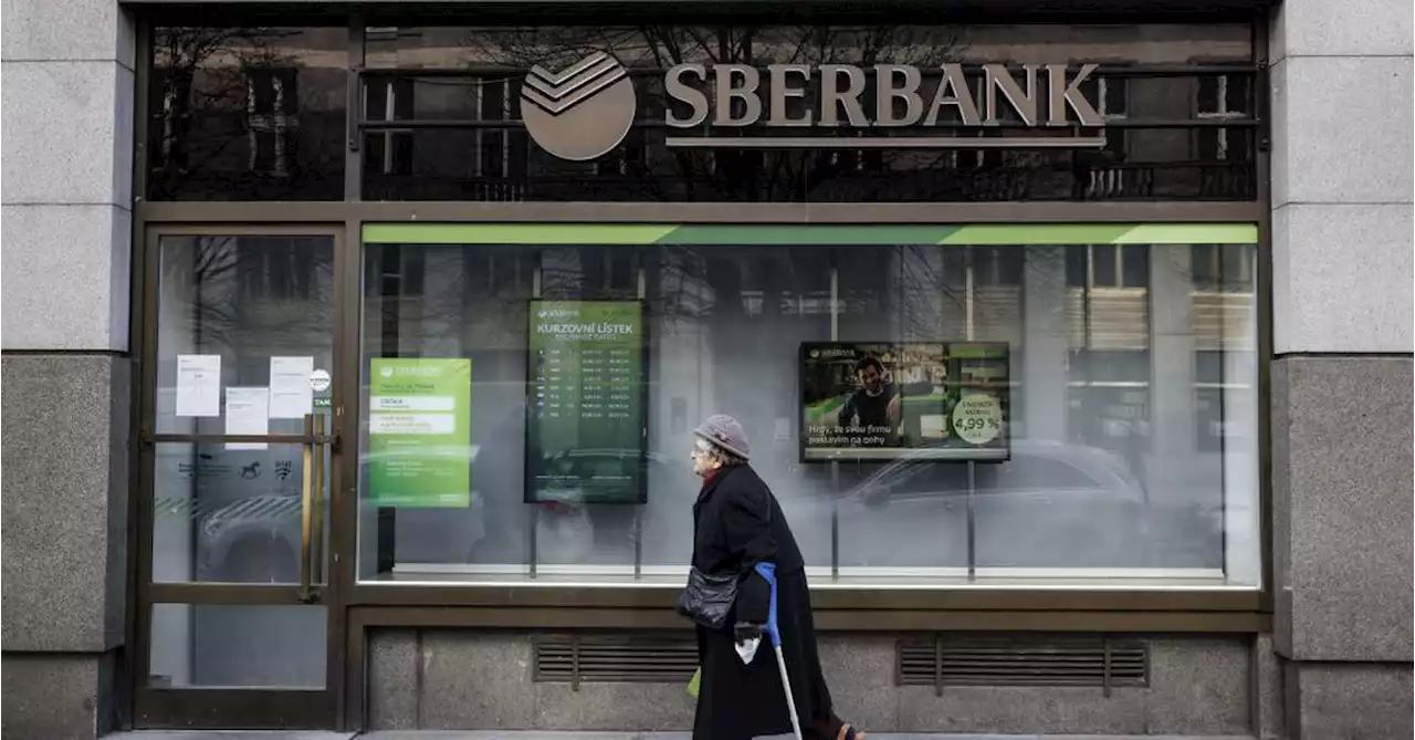 Top Russian Bank Quits Europe, Citing Sanctions: Report