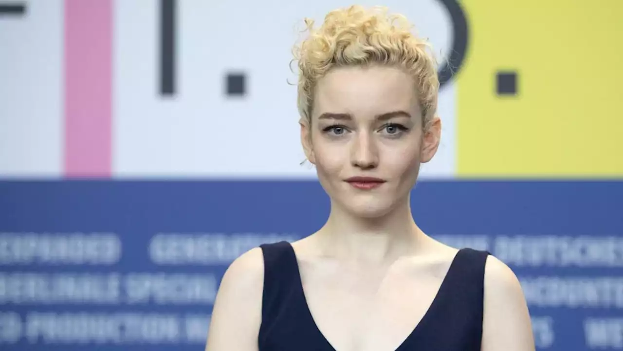 Julia Garner To Reunite With Her ‘Assistant’ Director Kitty Green On ‘Royal Hotel’