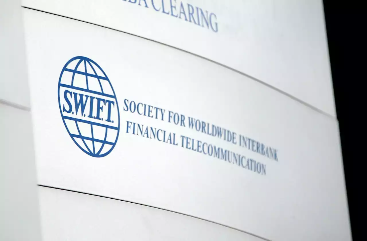 Sanktionen - EU schließt sieben russische Banken aus Swift aus