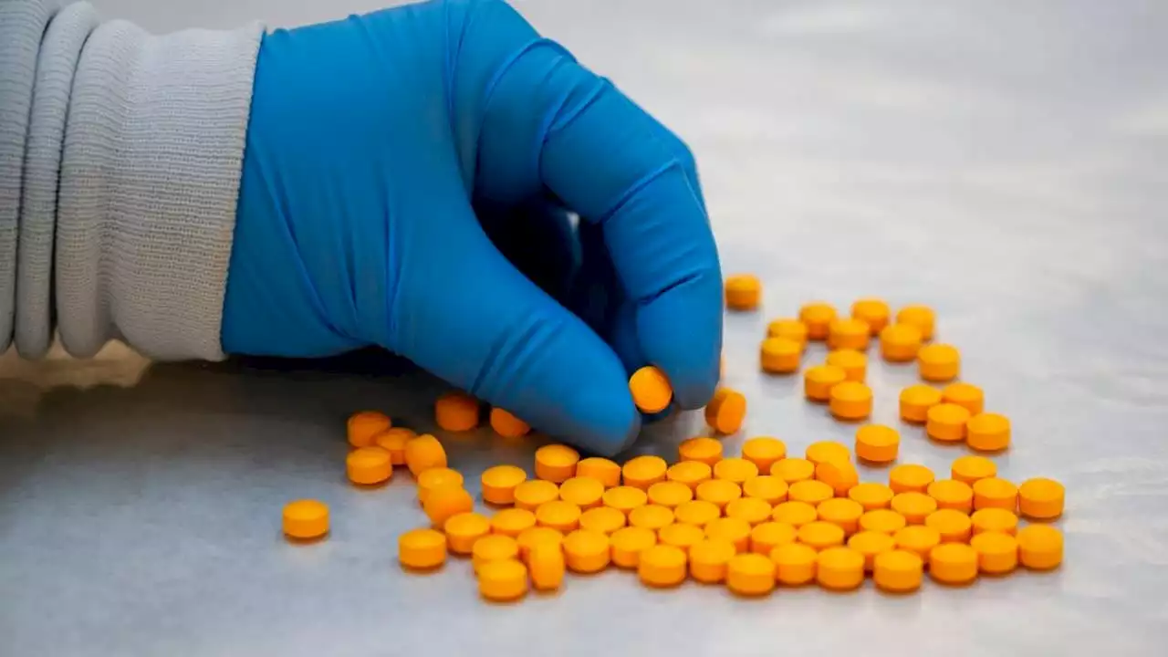 DEA: 4 in 10 counterfeit pills contain fatal dose of fentanyl