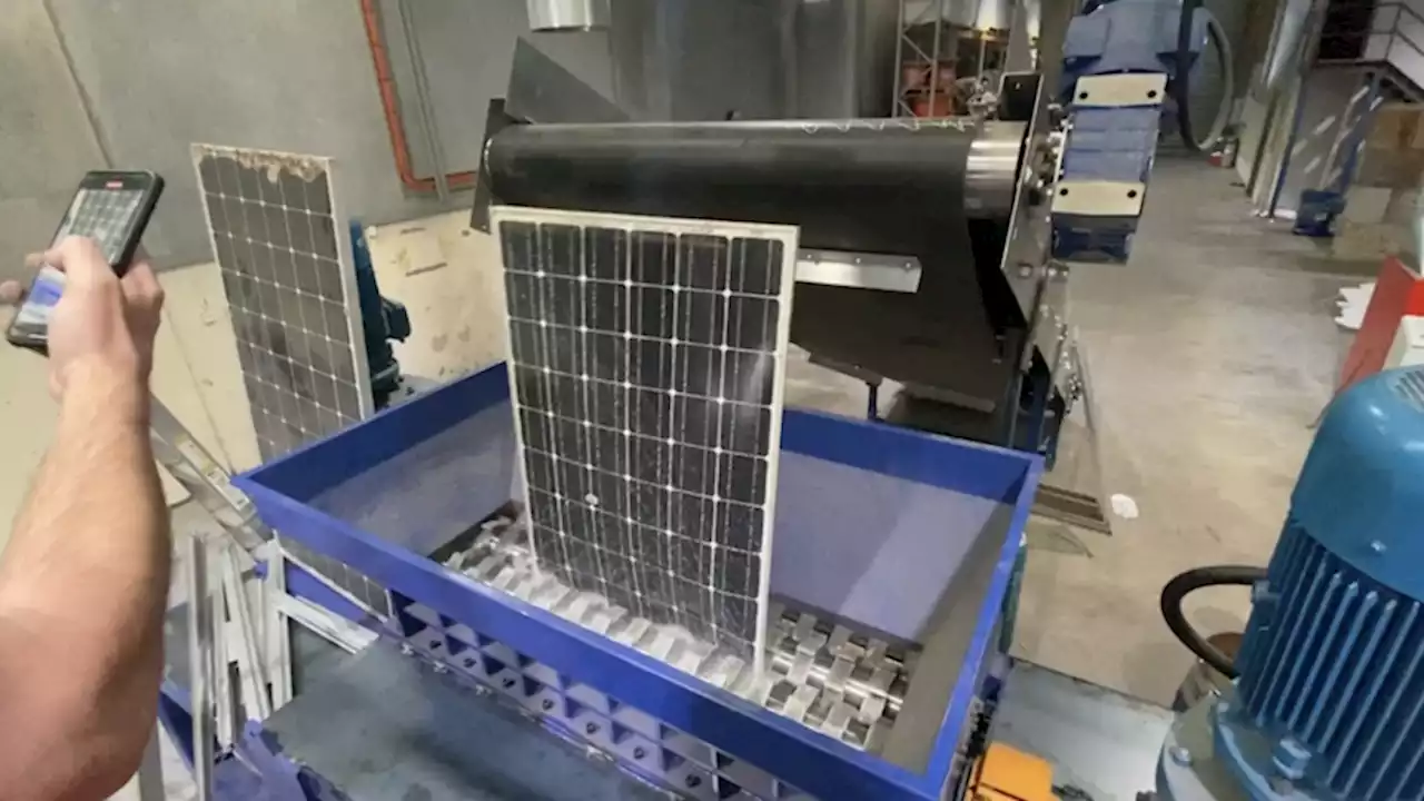 Australia's First Working Solar Panel Recycling Plant Is Up and Running