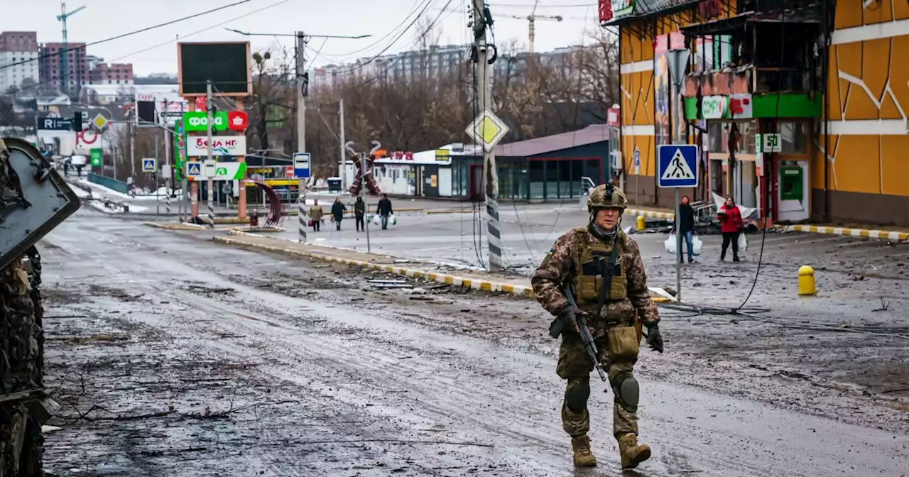 Kyiv's defenders vow to fight as Russian forces close in on major cities