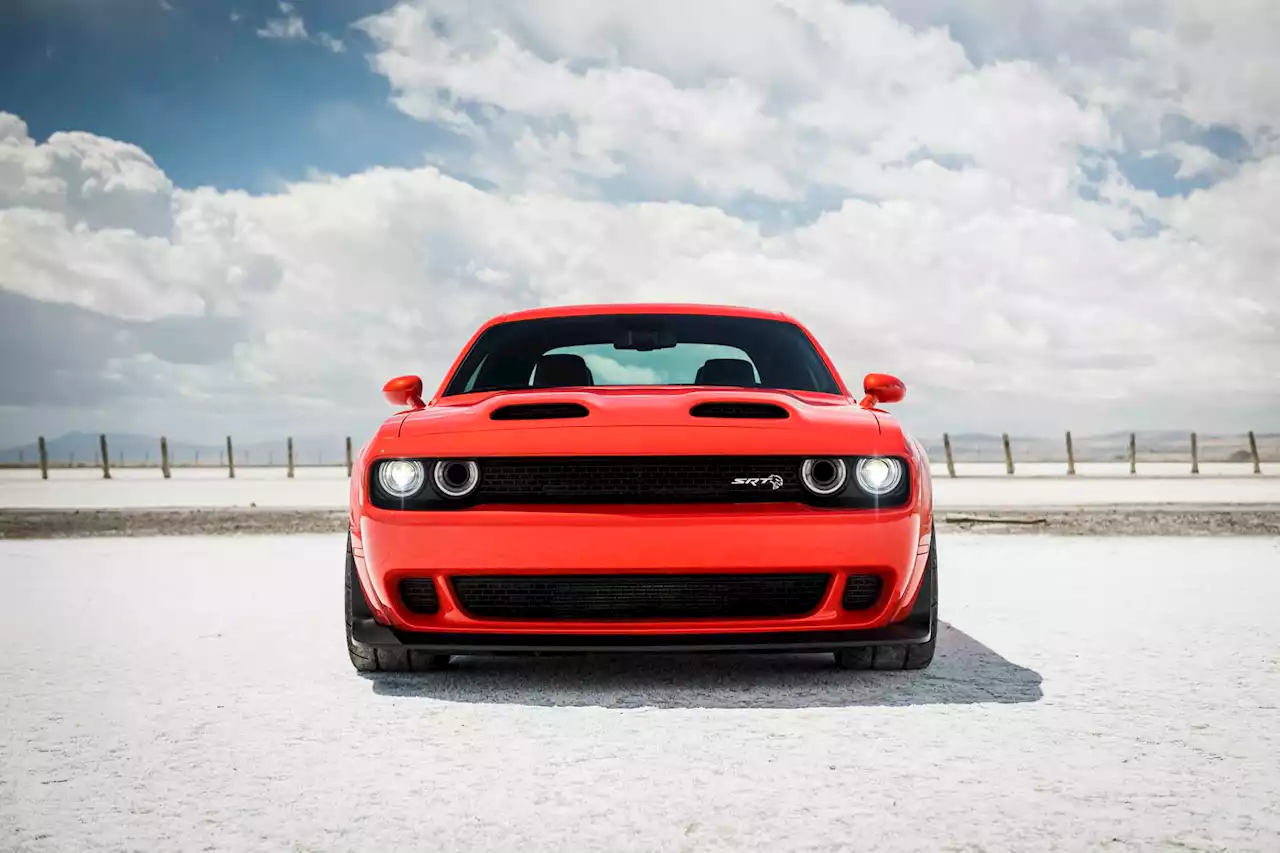 Dodge Challenger Hellcat manual transmission option disappeared in 2021