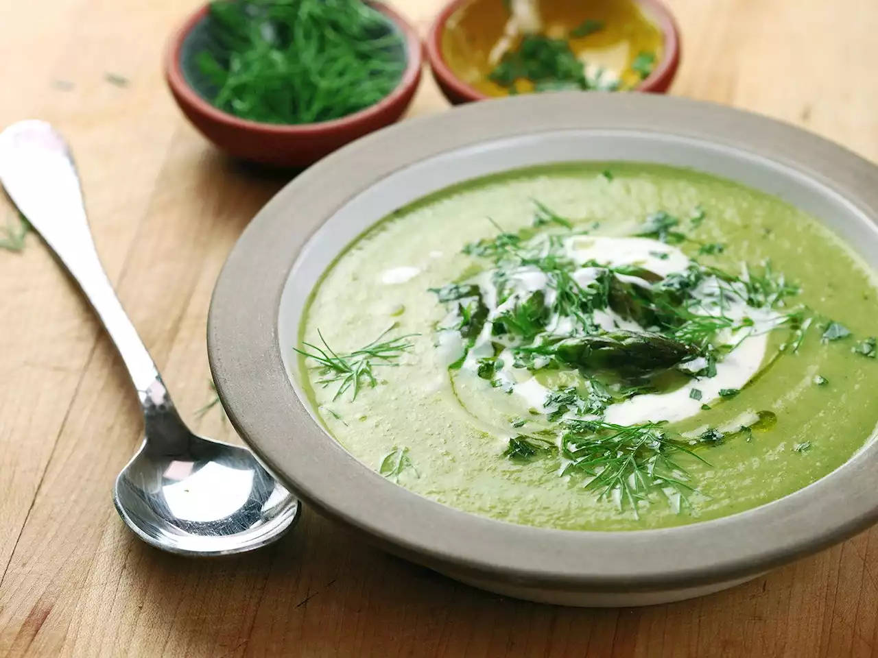 How to Make Creamy Asparagus and Tarragon Soup (No Cream Required)