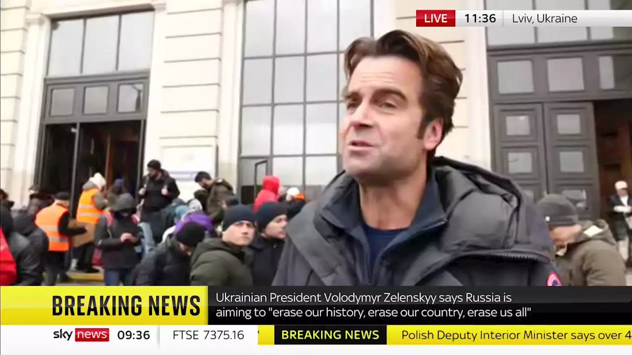 Ukraine-Russia news live: Kherson 'completely surrounded' by Russians as Ukraine 'foils assassination attempt' on Zelenskyy