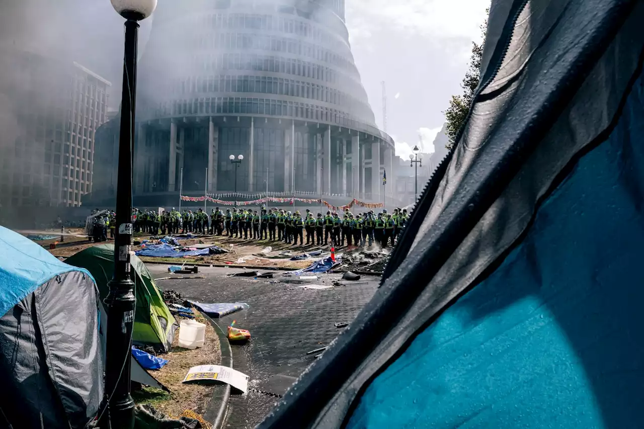 New Zealand police battle protesters as tents burn, Parliament camp is cleared